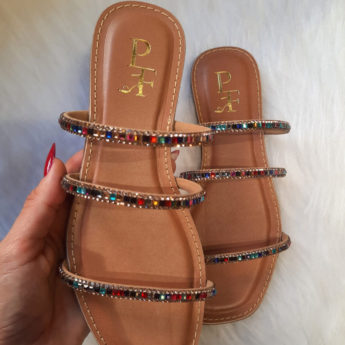 Rasteira Feminina Caramelo com Tiras de Strass Colorido