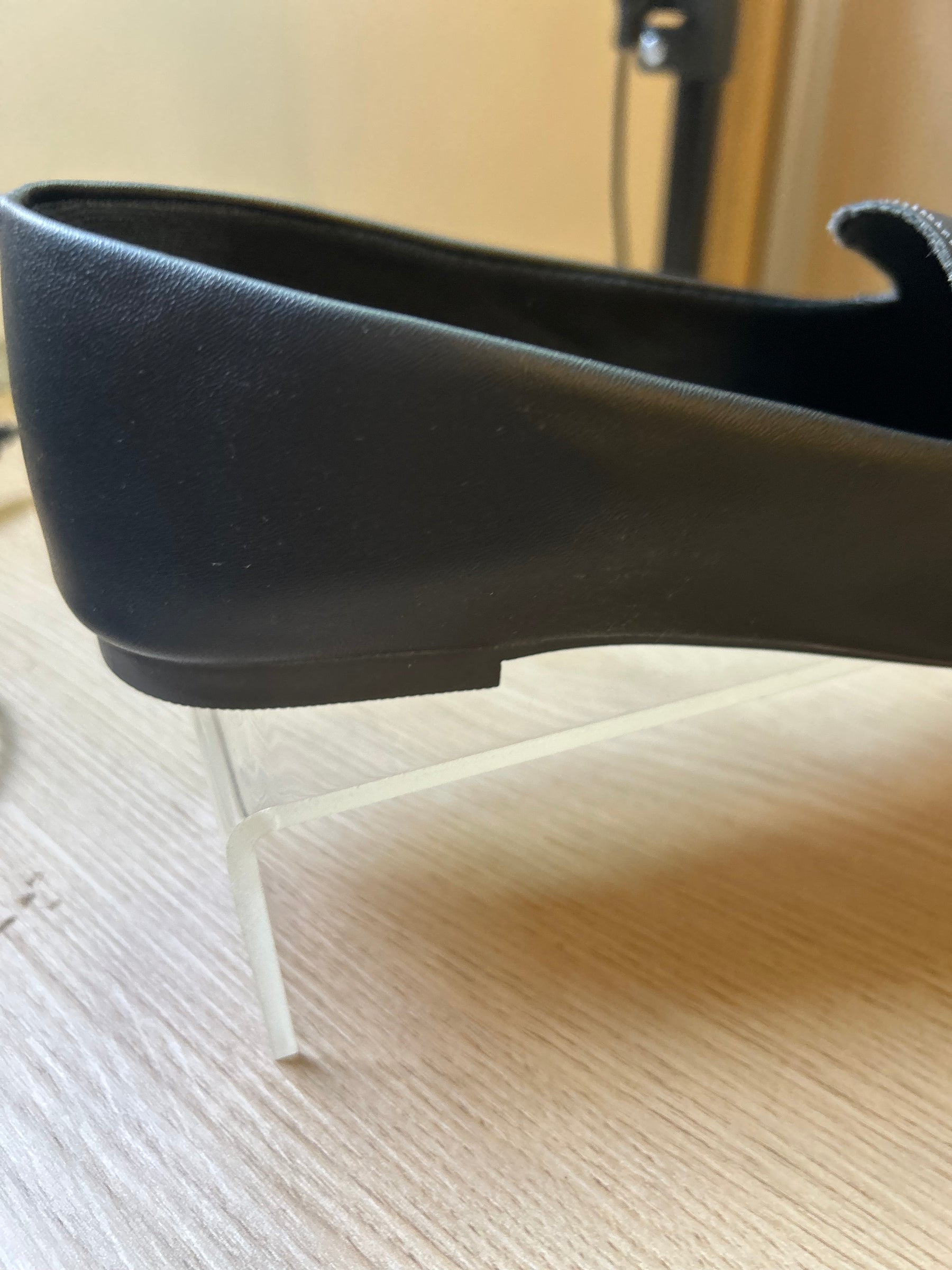 Mocassim Feminino Preto com Detalhe de Coração