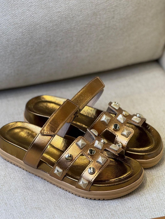 Papete Metalizada Dourada com Aplicações