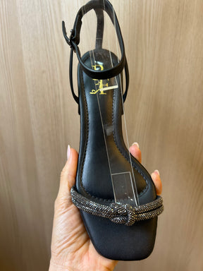 Sandália Feminina Elegante com Tiras Cruzadas e Brilho