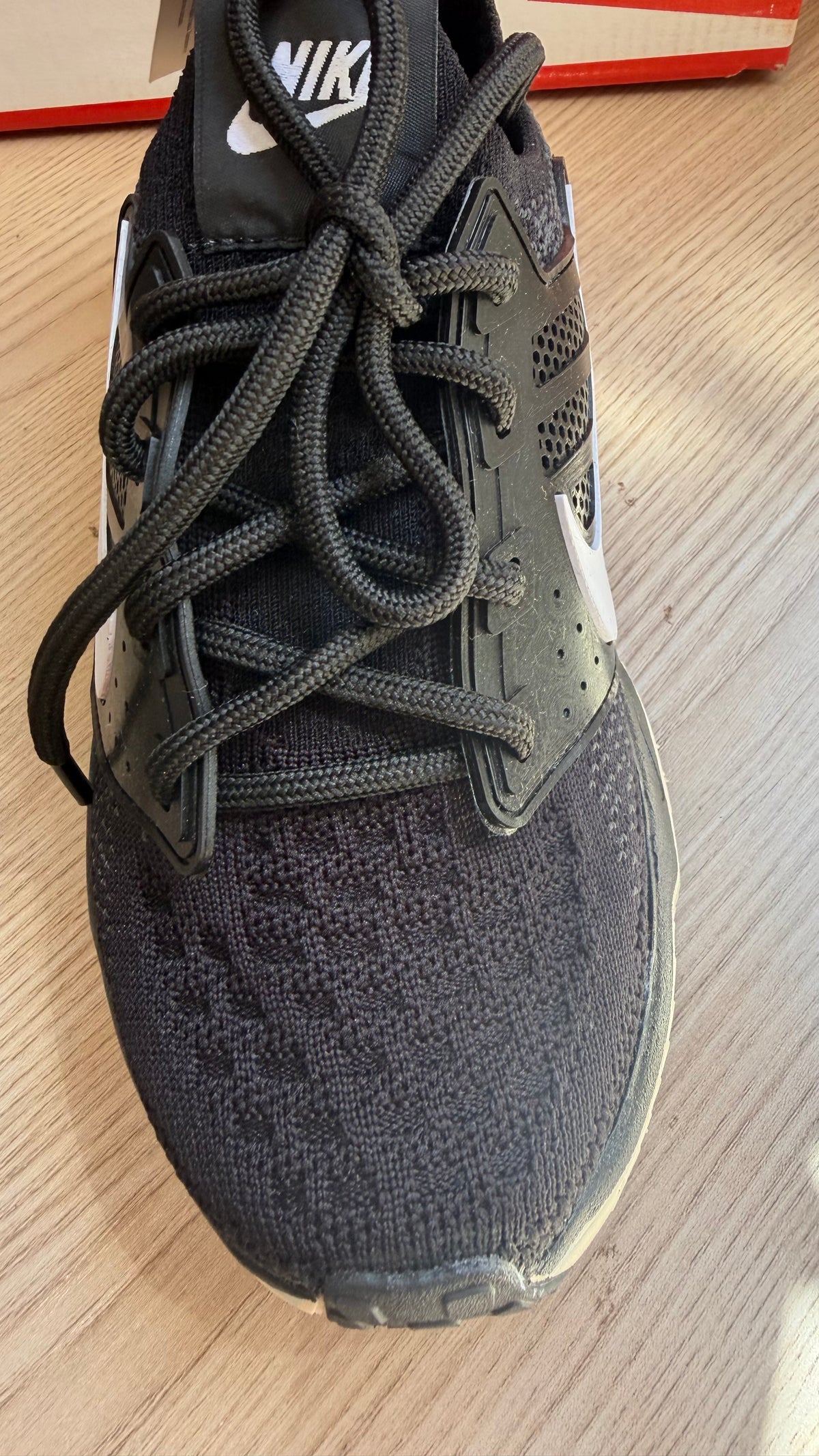 Tênis Knit B3