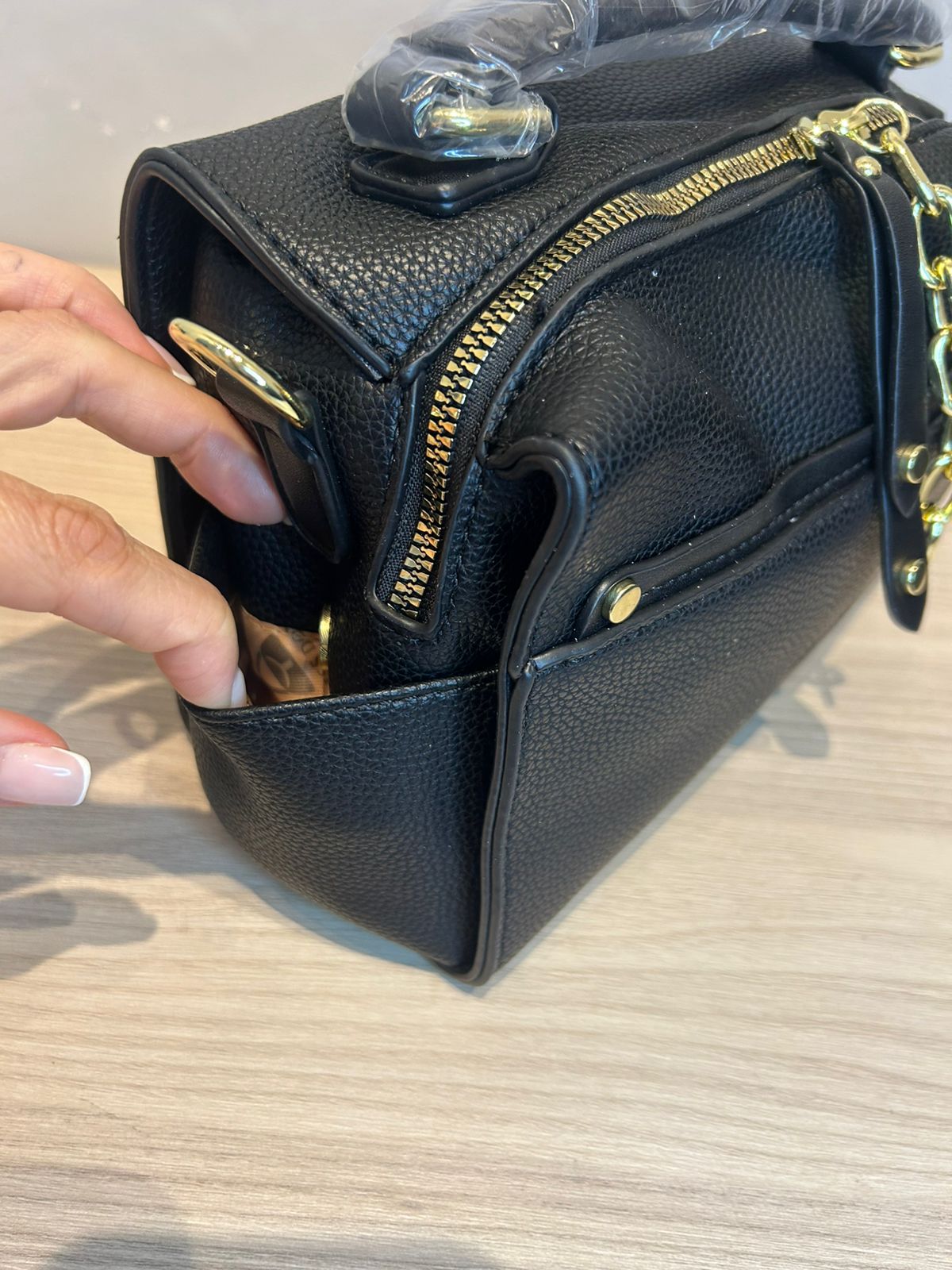 Bolsa baú com Corrente Dourada