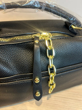 Bolsa baú com Corrente Dourada