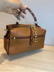 Bolsa baú com Corrente Dourada