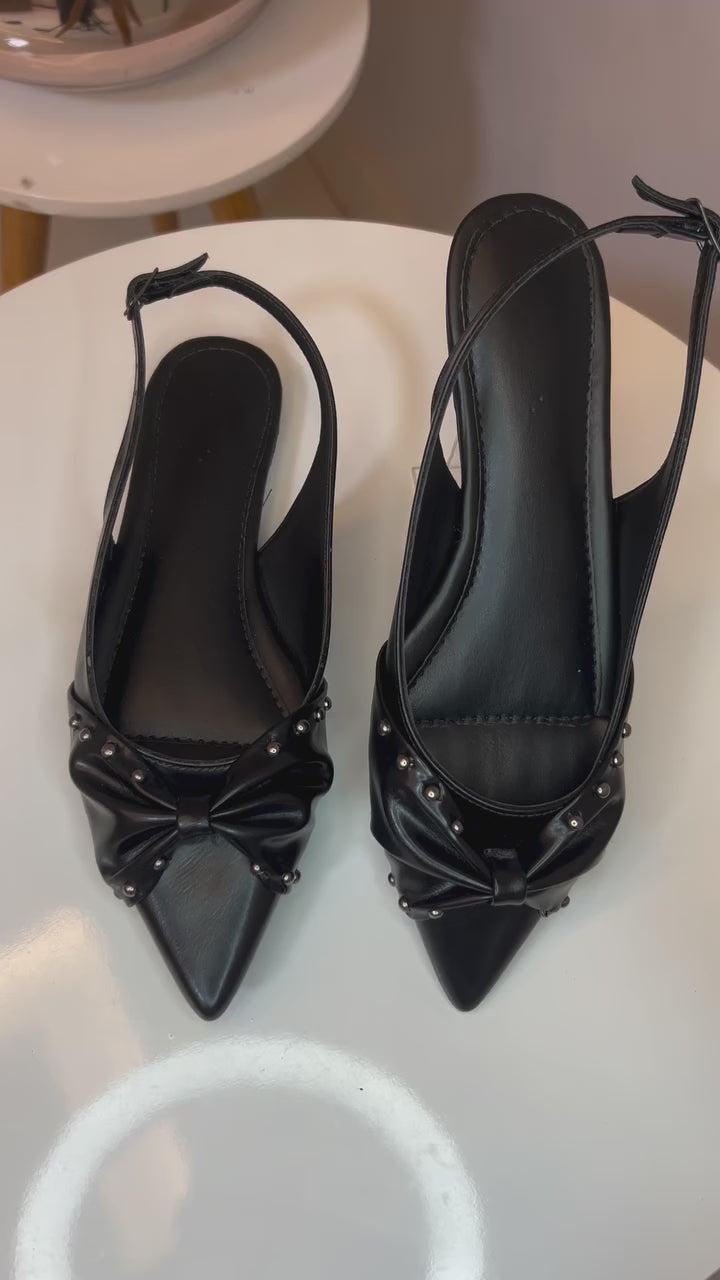 Sapatilha Slingback Preta com Laço e Tachas